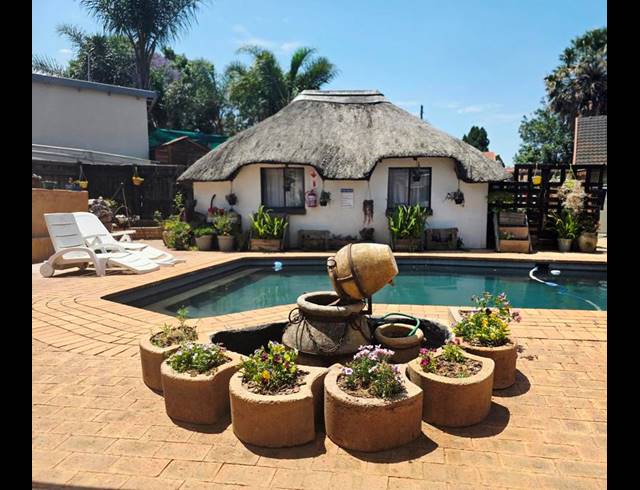 18 BEDROOM HOUSE FOR SALE IN BONAERO PARK EXT